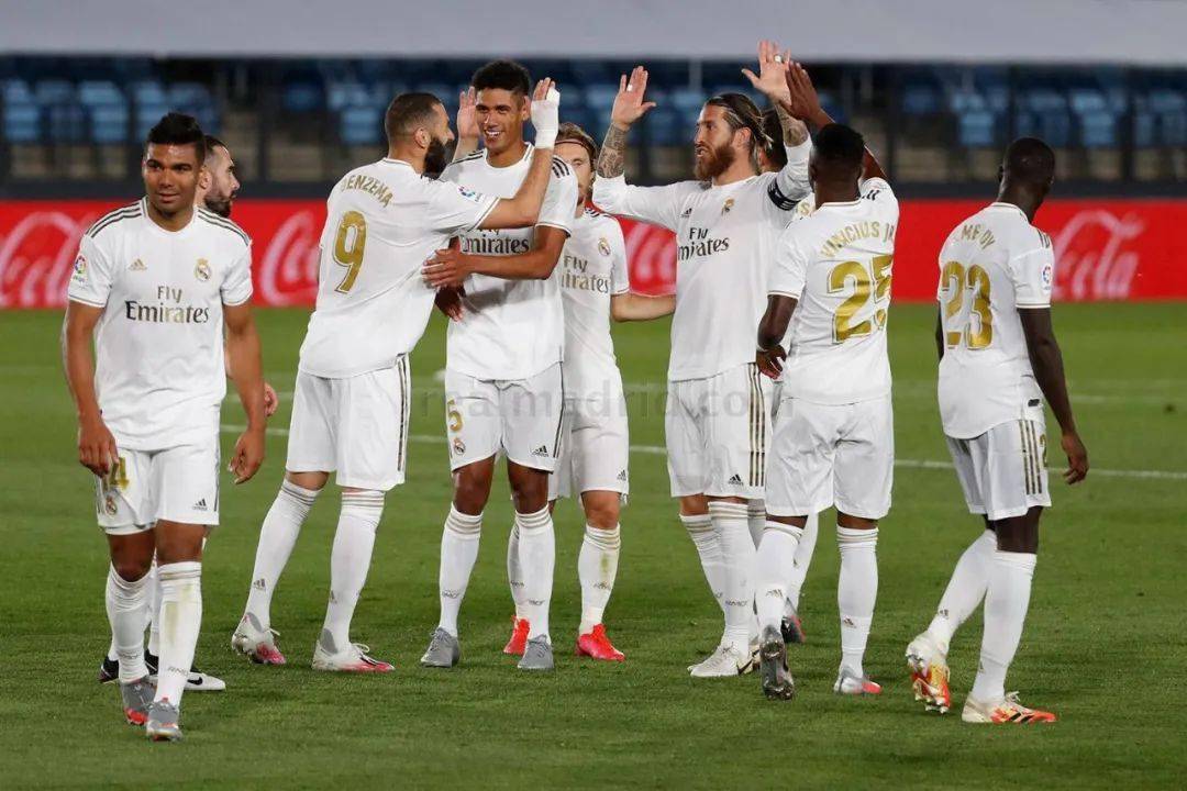 坚持不懈的 坚持不懈的